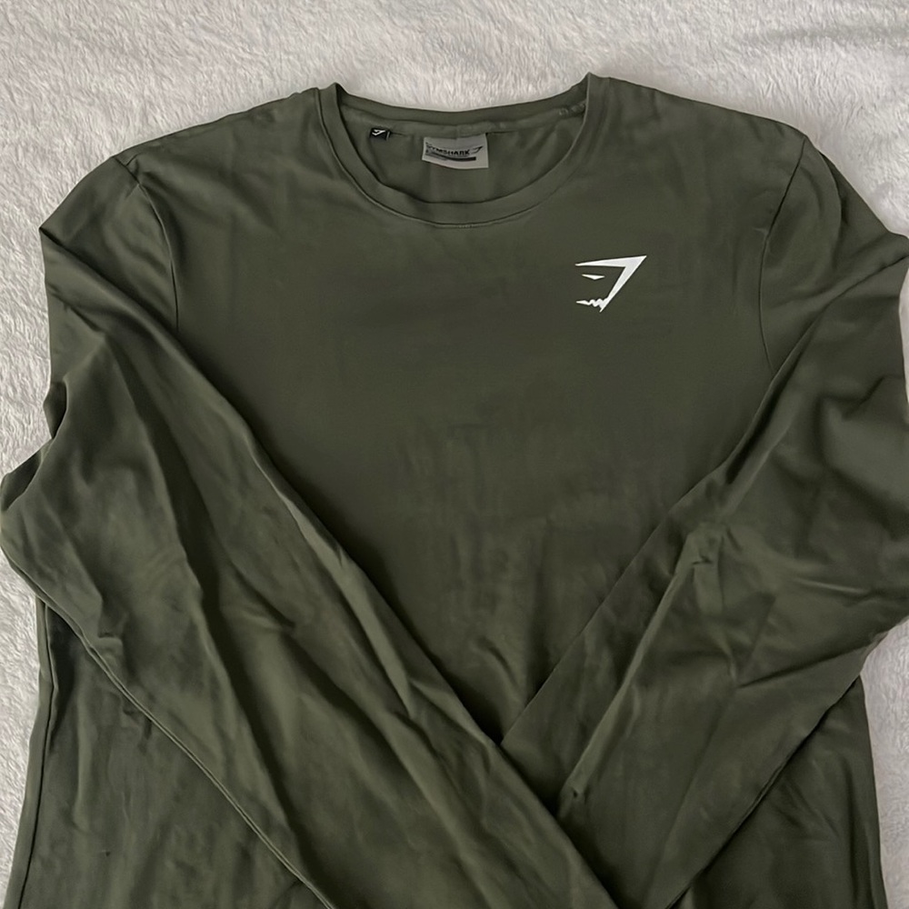 Gymshark Long sleeve Workout shirt with front logo